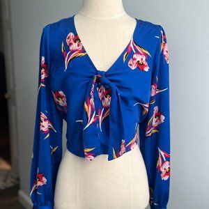 Express Women Tie Front V-Neck Smocked Blouse Top Floral Blue Red Size Small